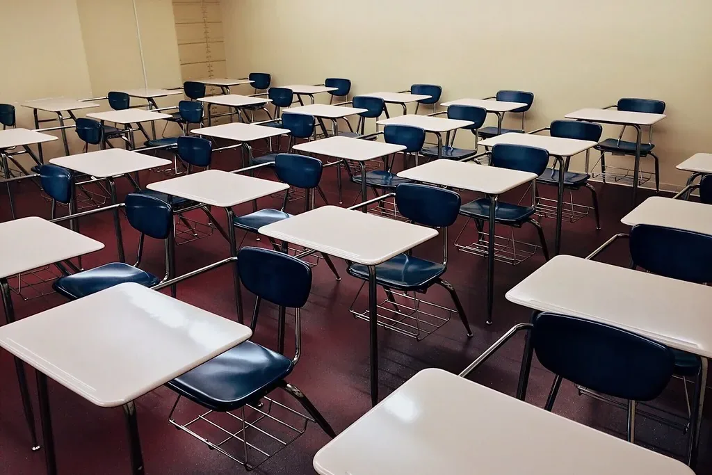 PEO “Schools for the Future”: projects of at least €700,000 for schools, submission by 27 November