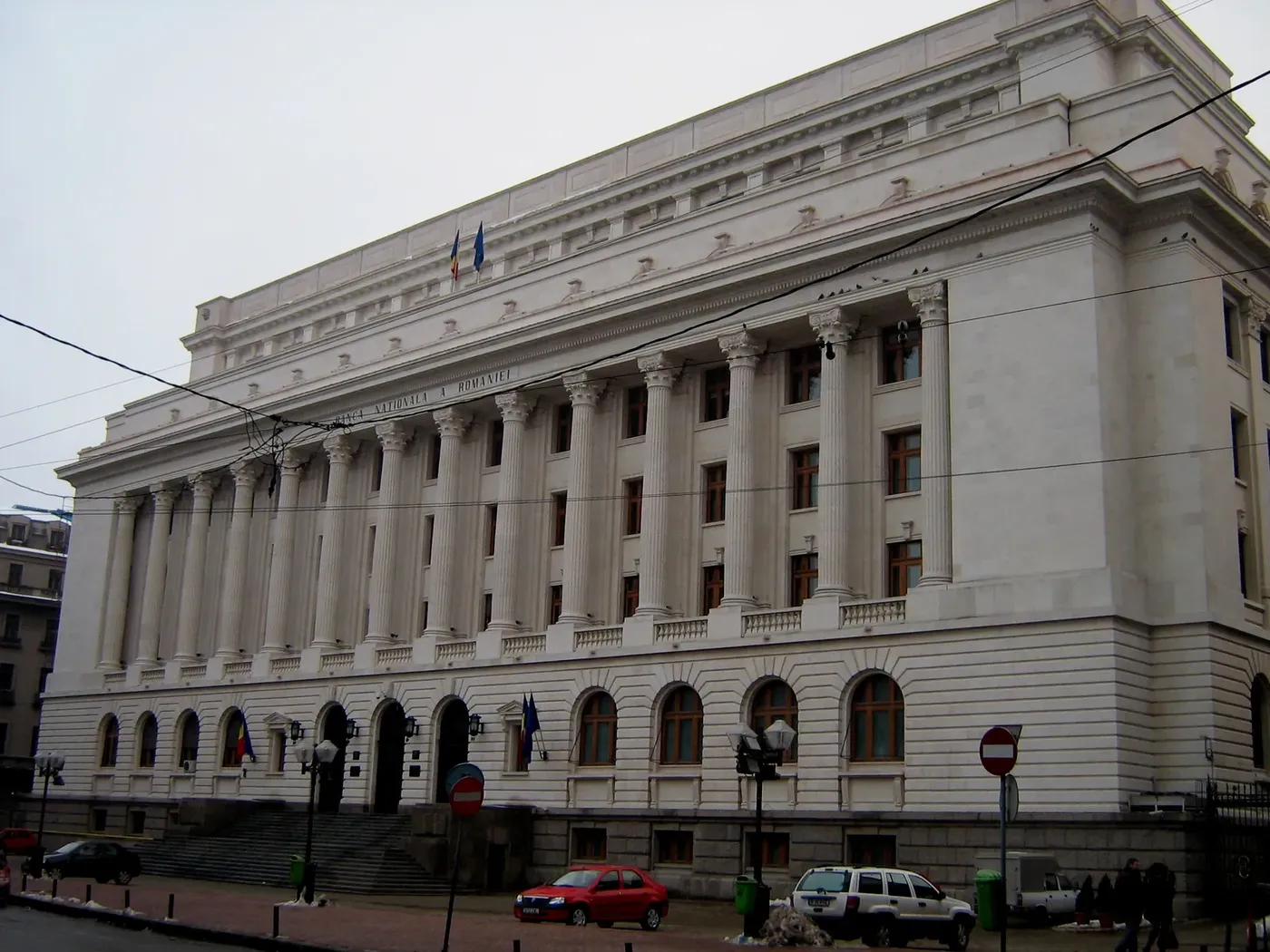 PoCIDIF: credite IMM garantate 80% cu dobândă subvenționată, până la 1 mil. € pe firmă
