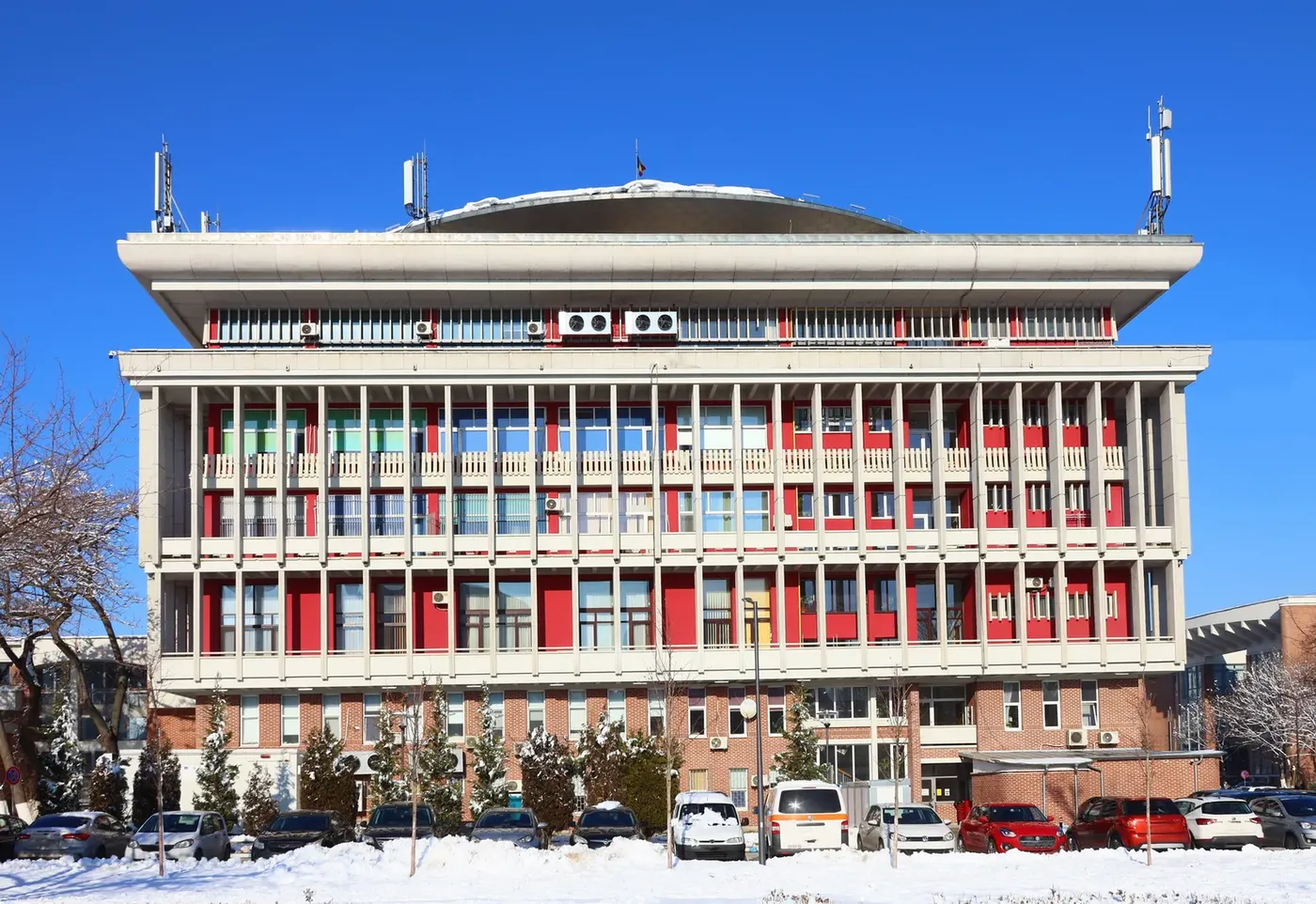PRIM2026: până la 84.000 lei pentru tinerii doctori angajați în universități și institute