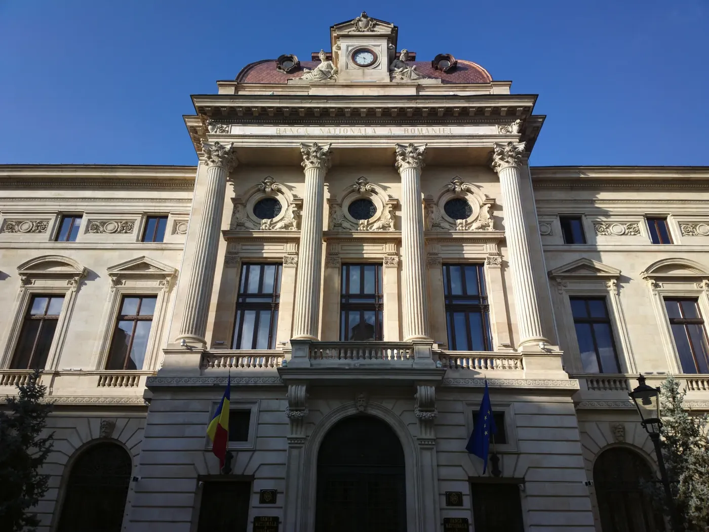 Refinanțarea creditelor IMM INVEST PLUS: garanție FNGCIMM de 80%, până la 4 mil. lei